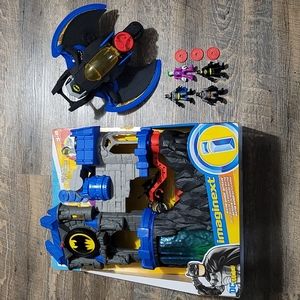 BATMAN Lot BATCAVE & BATPLANE with extras, discs motorcycle men BOTH SHOOT DISCS